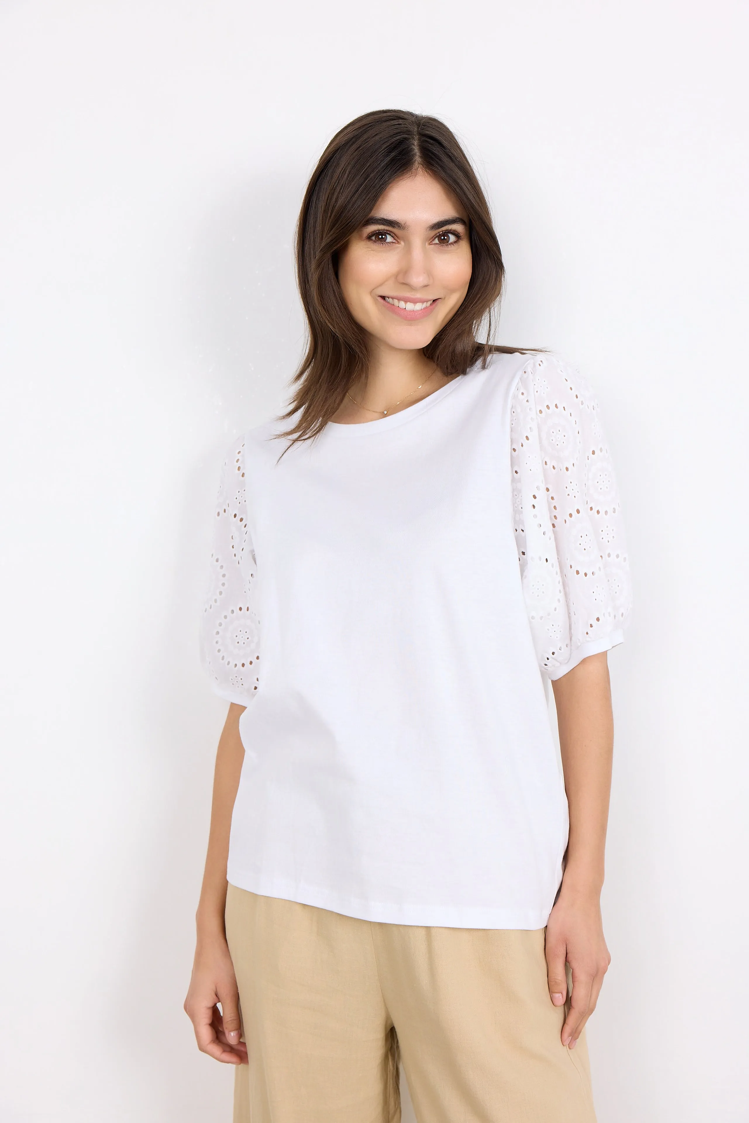 26447- White Loraine T-Shirt - Soya Concept