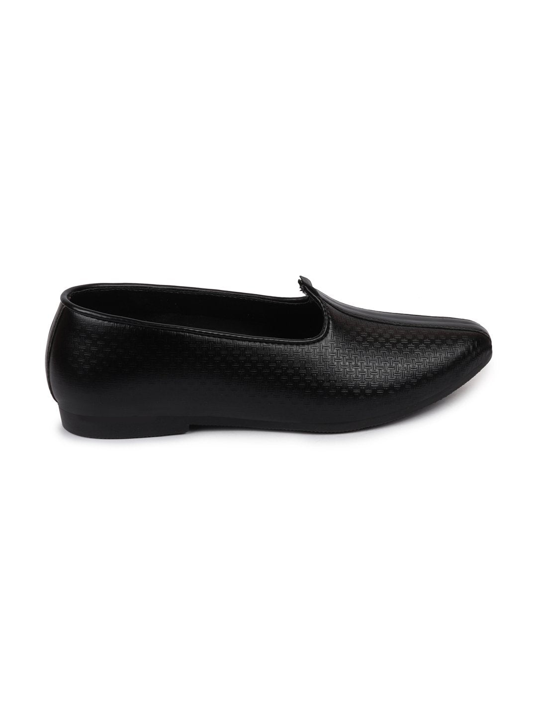 Men Ethnic Black Slip On Juttis and Mojaris