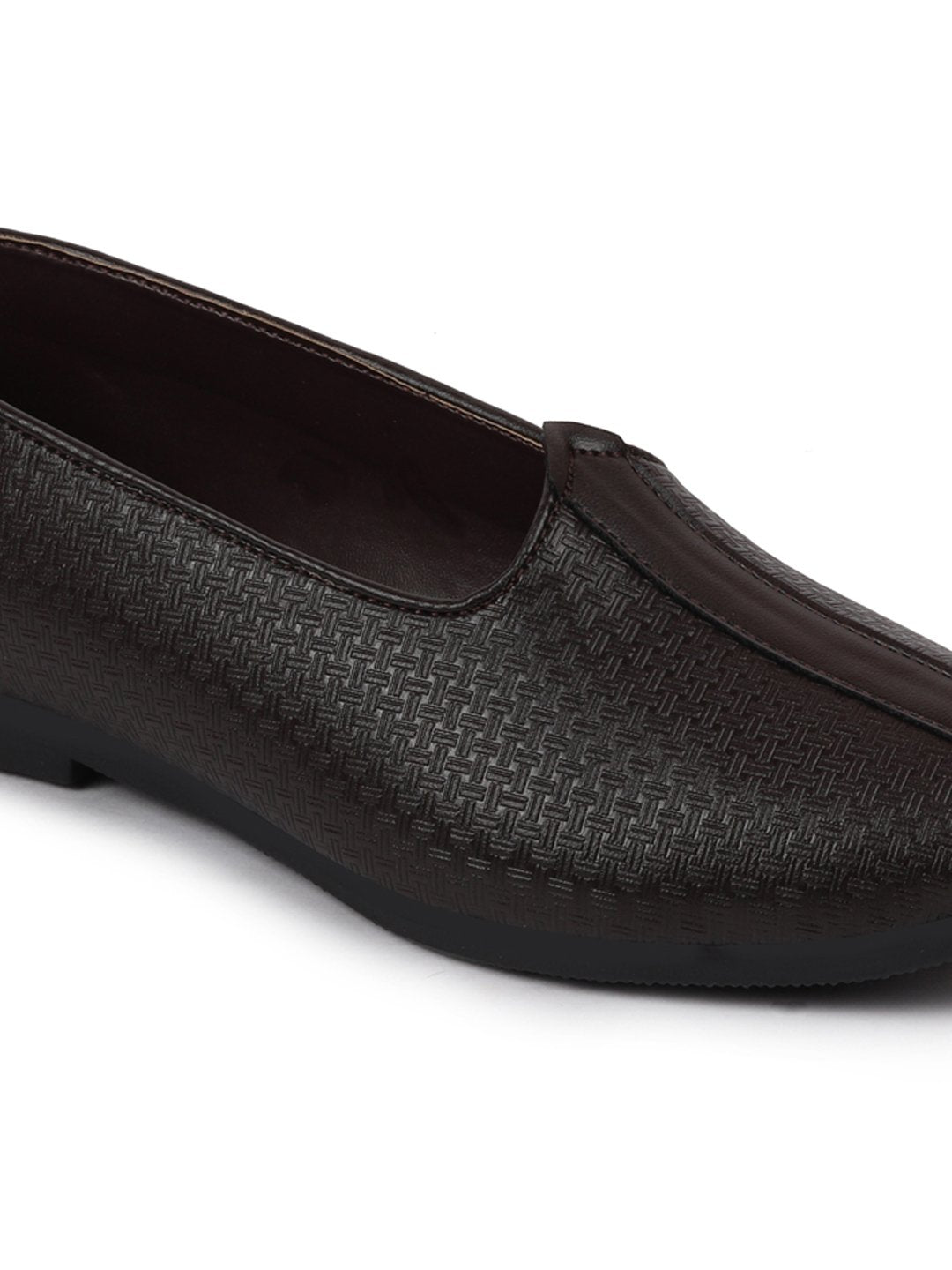 Men Ethnic Brown Slip On Juttis and Mojaris