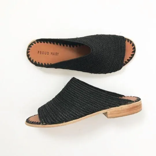 Open-Toe Raffia Slide (Black)